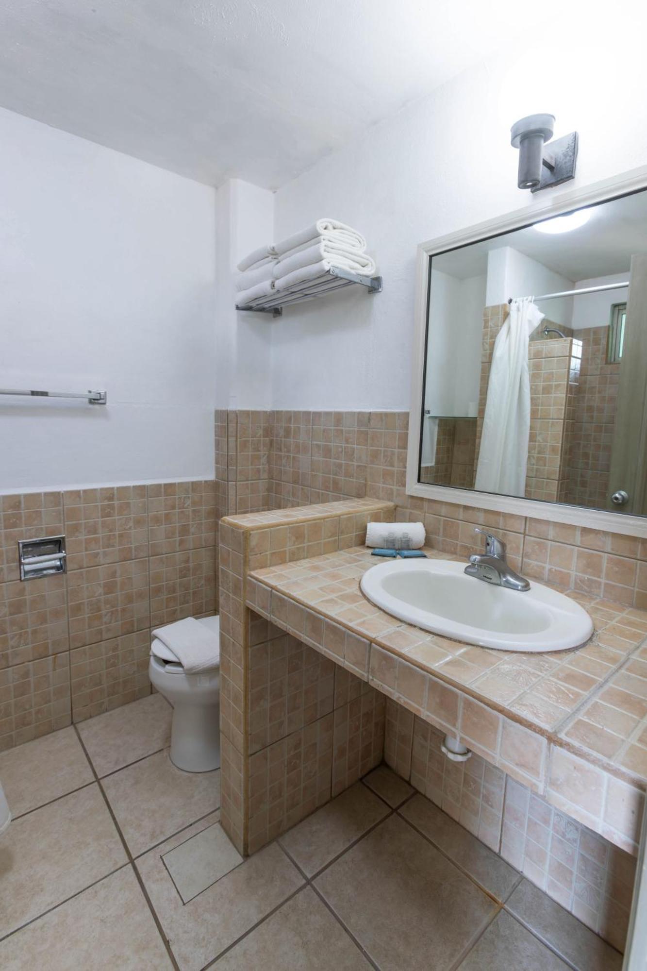 רינקון דה גוויאביטוס Torreblanca Beach Hotel And Suites Guayabitos - Desayuno Y Comida Incluido מראה חיצוני תמונה