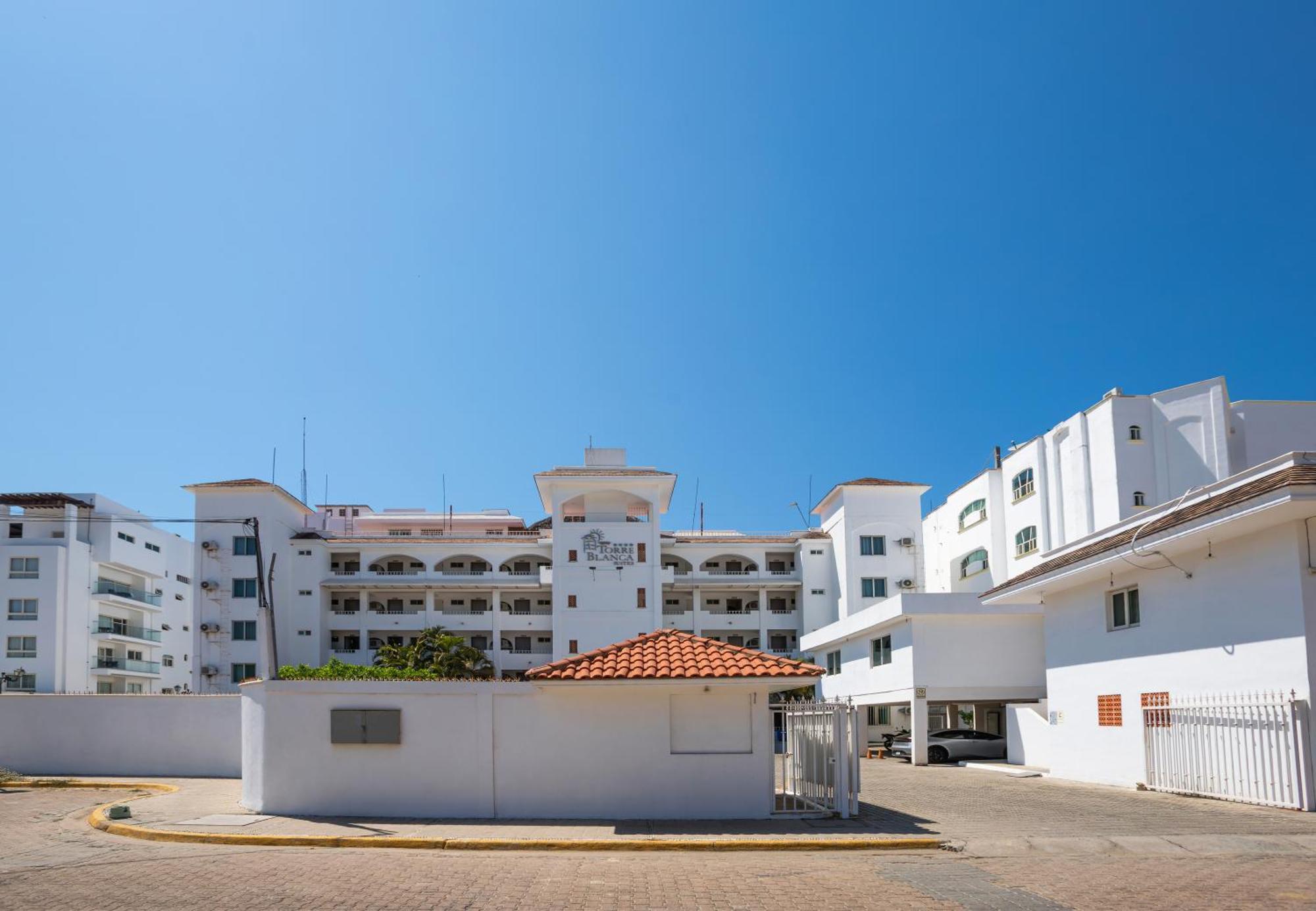 רינקון דה גוויאביטוס Torreblanca Beach Hotel And Suites Guayabitos - Desayuno Y Comida Incluido מראה חיצוני תמונה